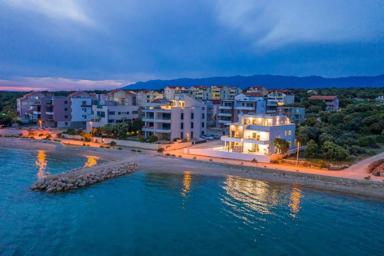 Villa Eni Apartments 2 Mandre 0*,  Chorvatsko